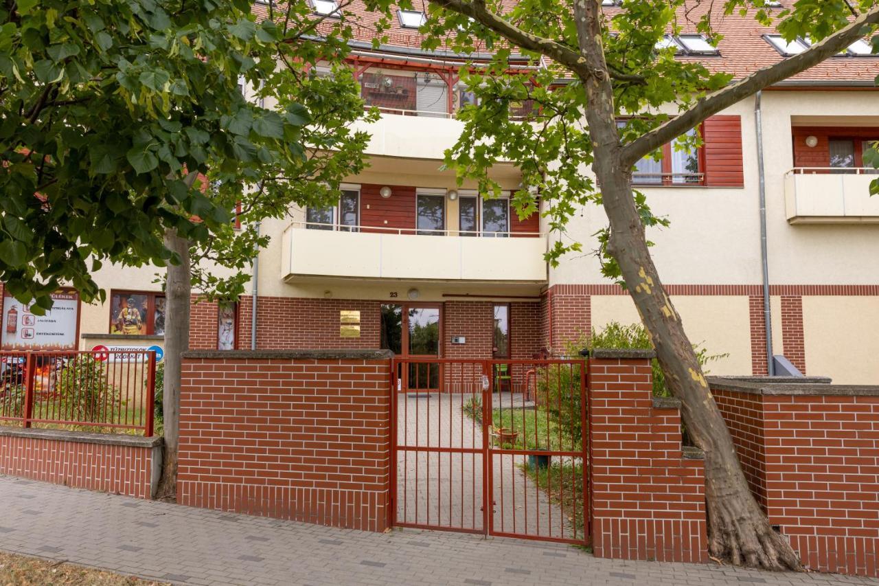 Szent Imre Apartman Veszprém Buitenkant foto